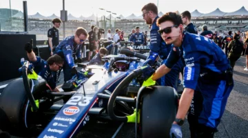 غياب مفاجئ.. ويليامز ينسحب من تجارب برشلونة ويحدد موعد ظهوره في البحرين